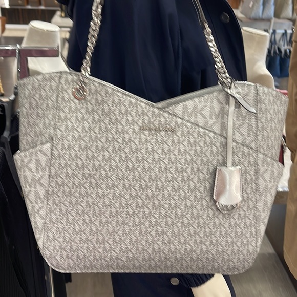 Michael Kors Jet Set Travel Large Chained Tote Shoulder Bag MK 
Silver
NWT - Picture 11 of 16